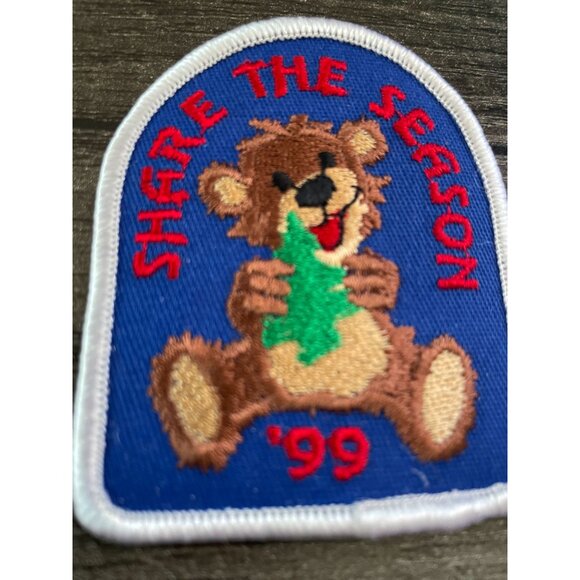 Vintage 1999 Girl Scout Patch Share The Season bear tree - Picture 2 of 6